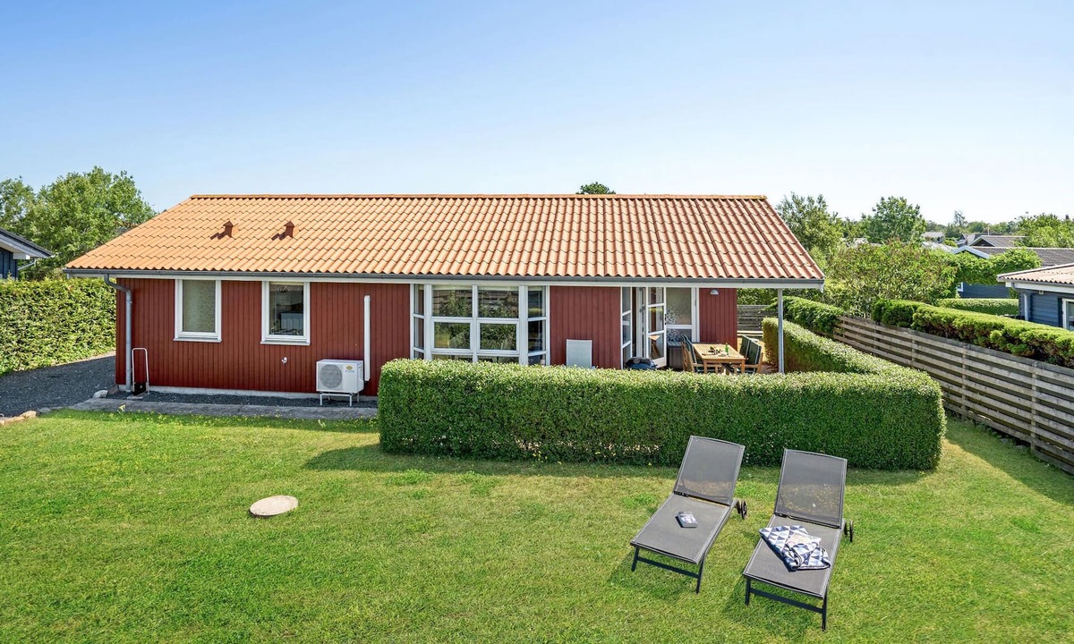 Frolunde House | Nice cottage near the beach.