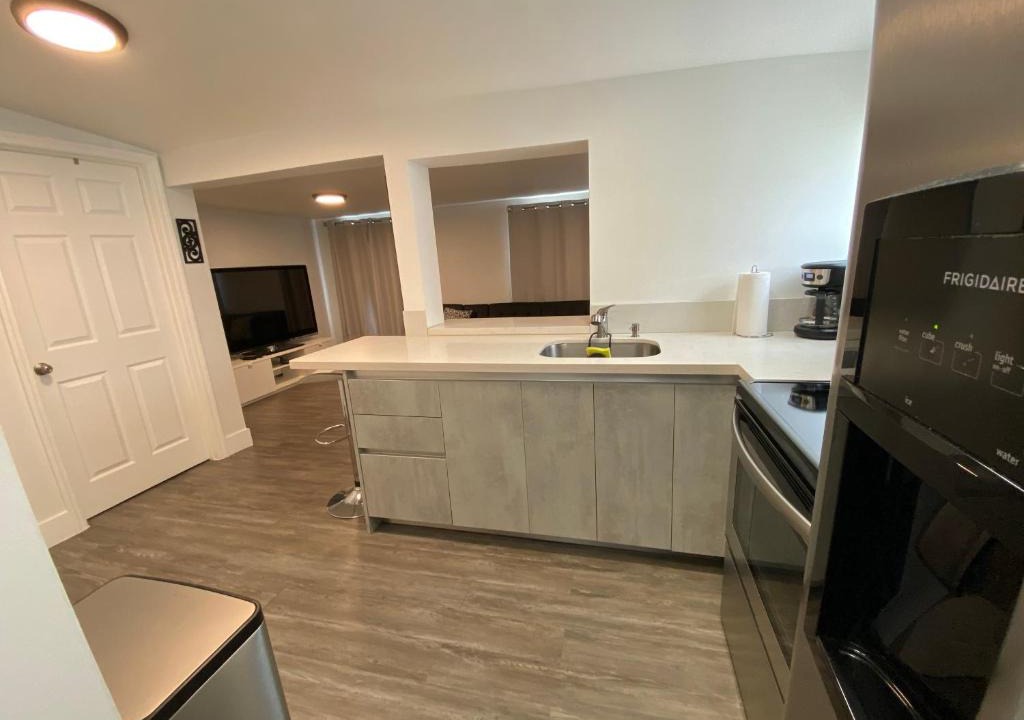 Ludlam Apartment | Nice cottages near FIU