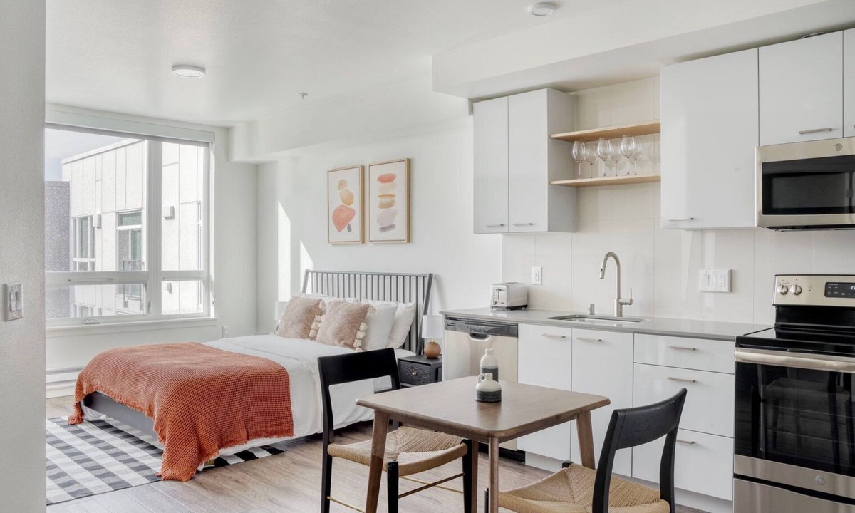 Yesler Terrace Apartment | Nice First Hill studio w/Gym & BBQ, nr park, by Blueground