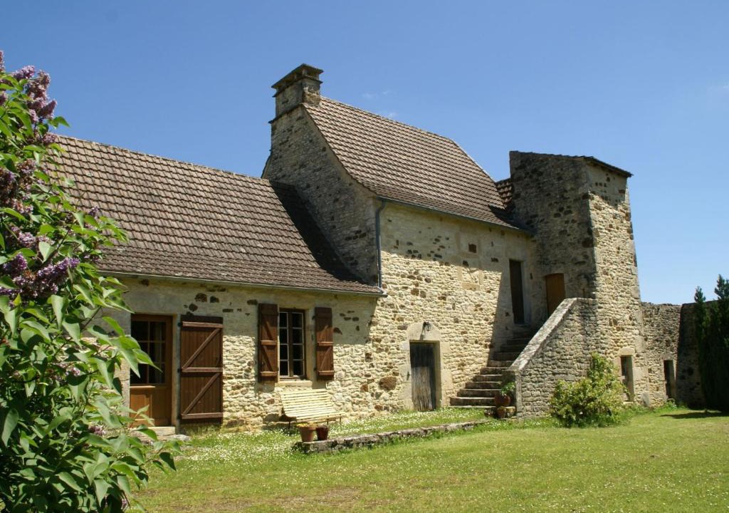 Montclera House | Nice holiday home with tennis court