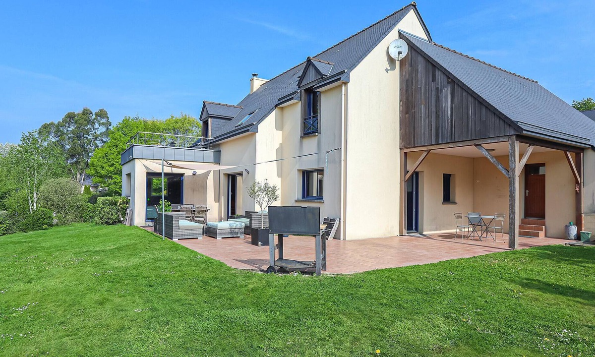 Montreuil-sous-Perouse House | Nice home in Montreuil-Sous-Pérouse