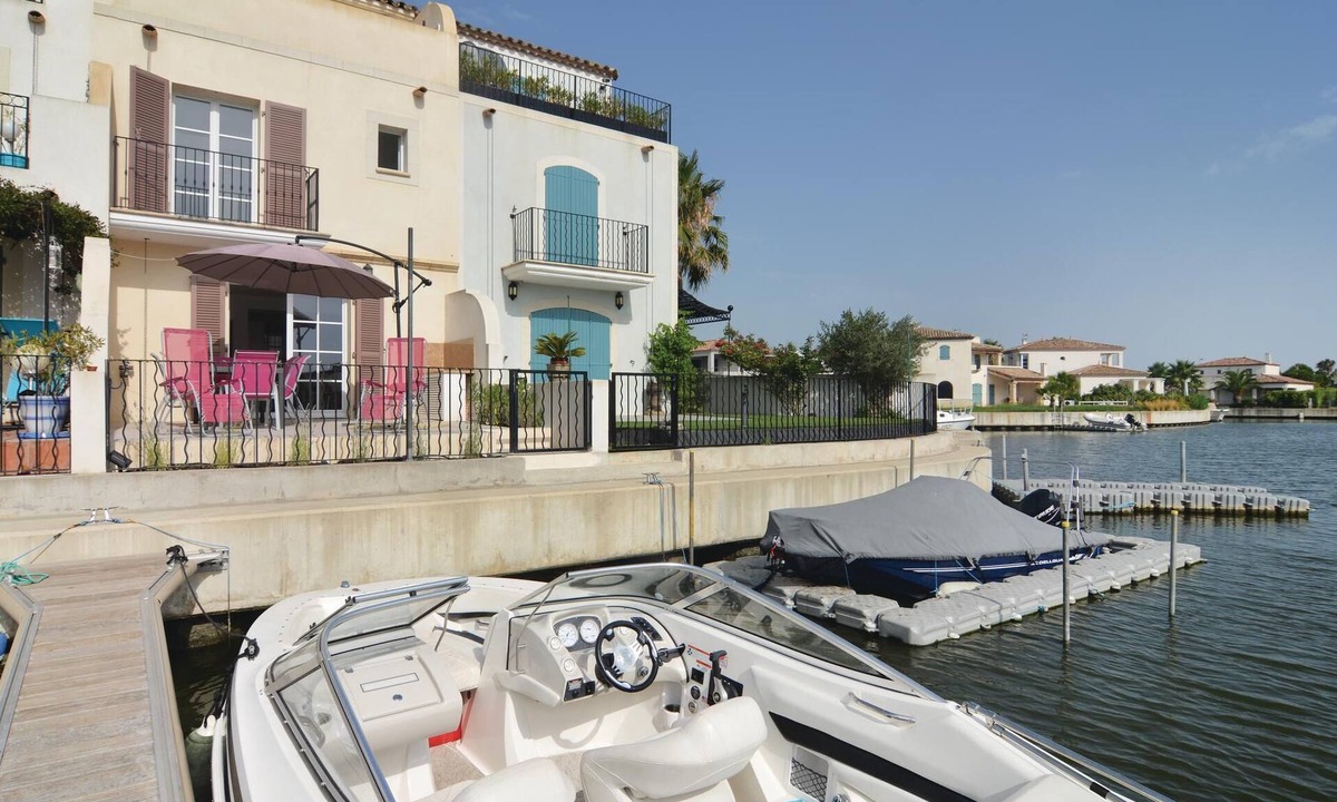 Aigues-Mortes House | Nice home in Aigues-Mortes with house sea view