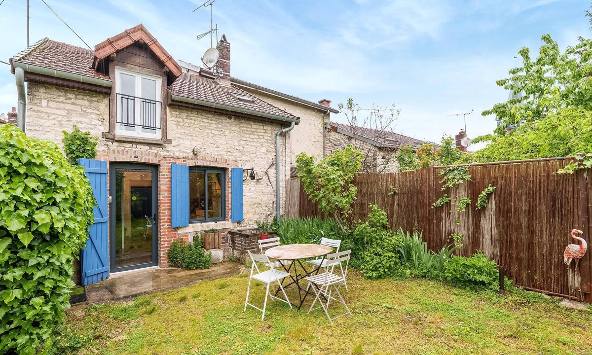 Bayel House | Nice home in Bayel with WiFi