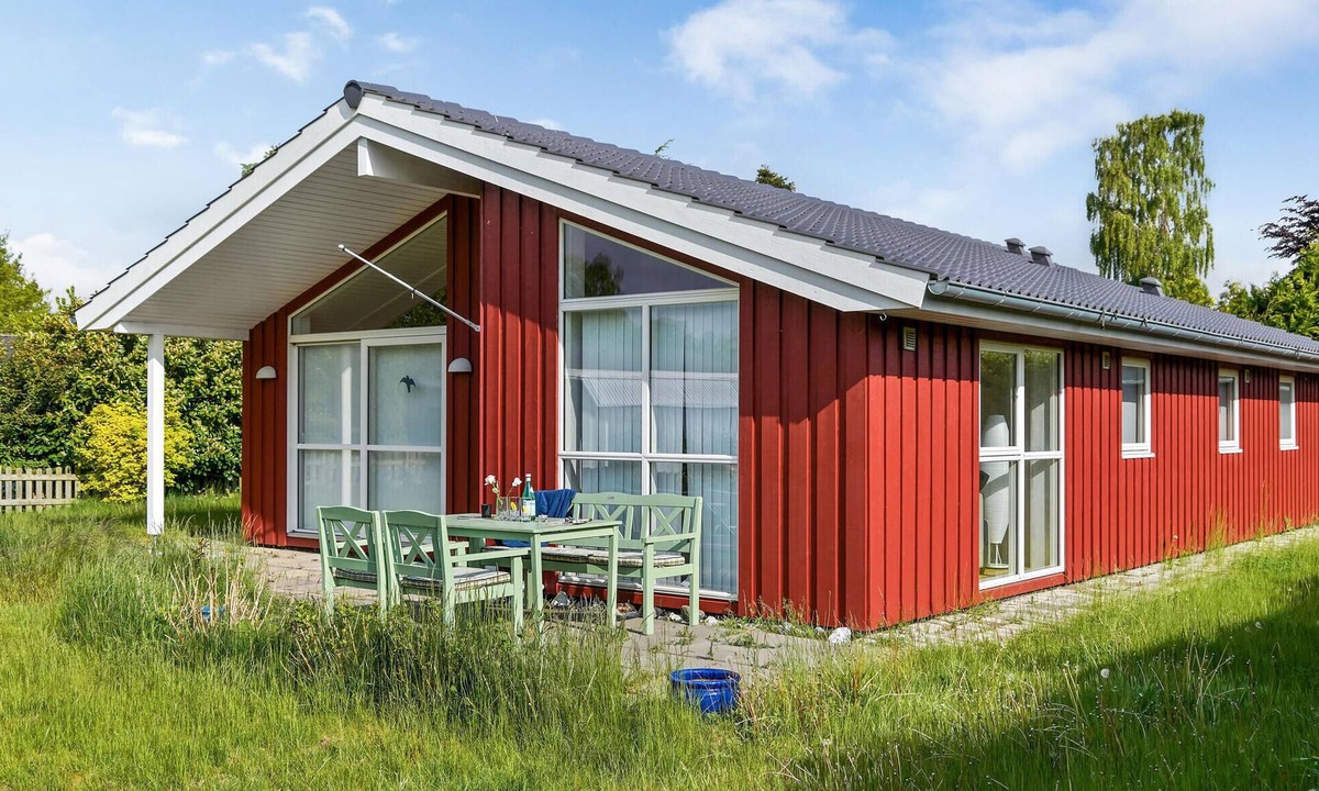 Beder Malling House | Nice home in Beder with kitchen