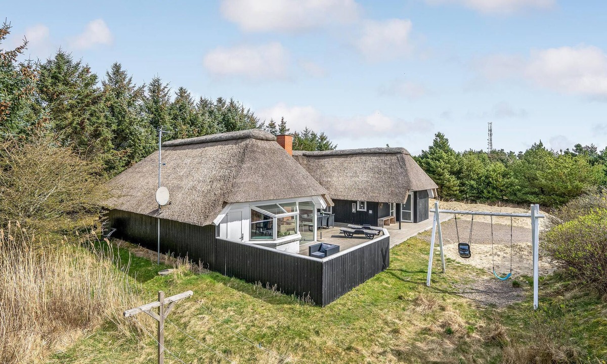 Blavand Strand House | Nice home in Blåvand with sauna