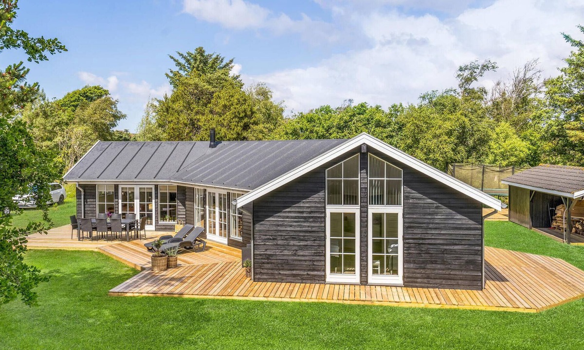Blavand Strand House | Nice home in Blåvand with sauna