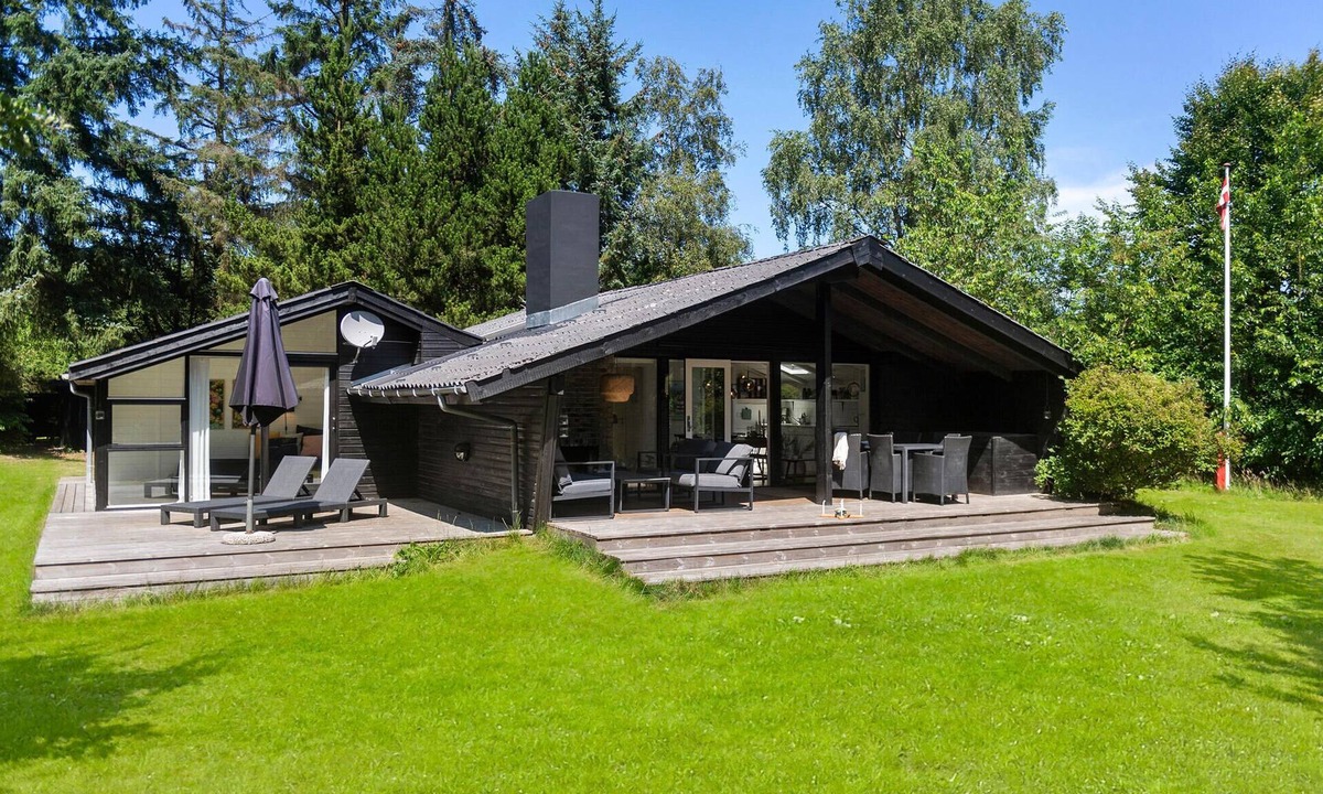 Ho House | Nice home in Blåvand with WiFi