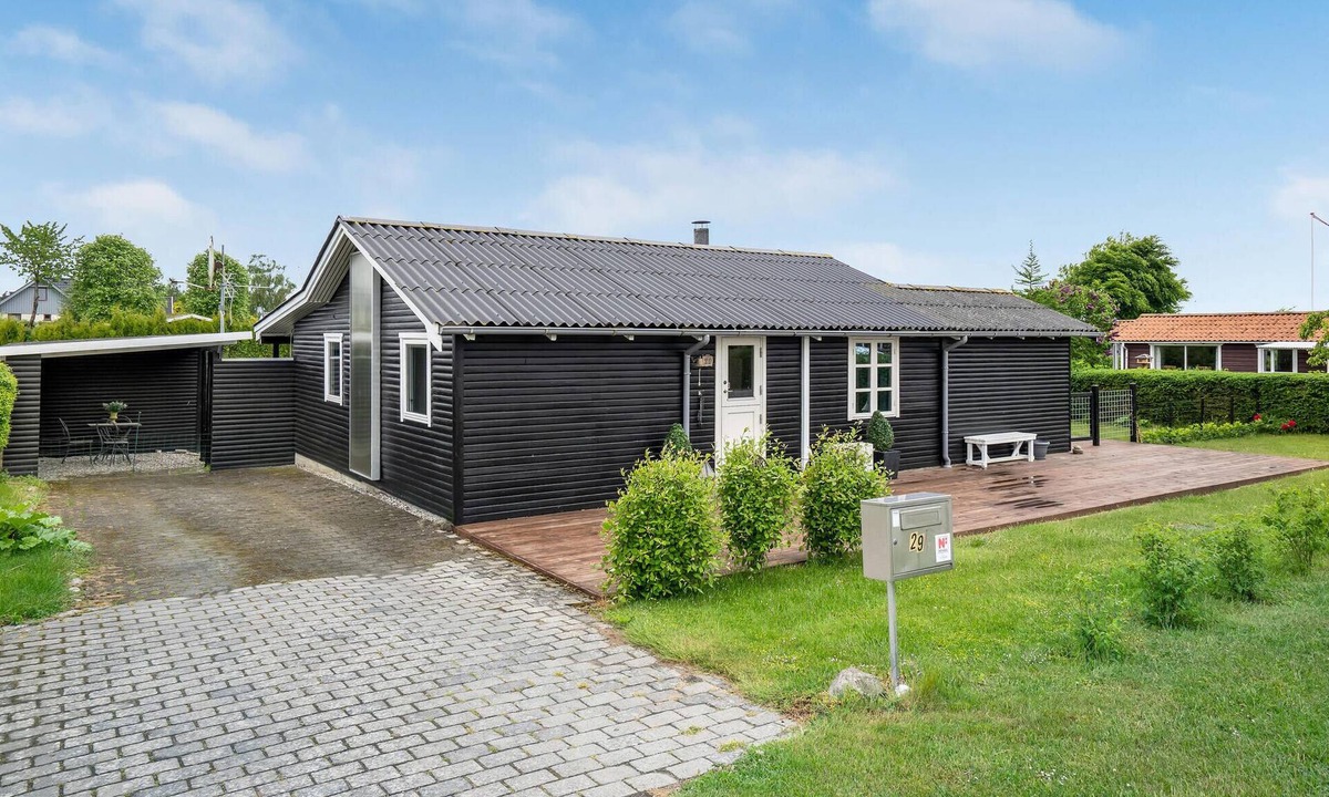 Skastrup Strand House | Nice home in Bogense with WiFi