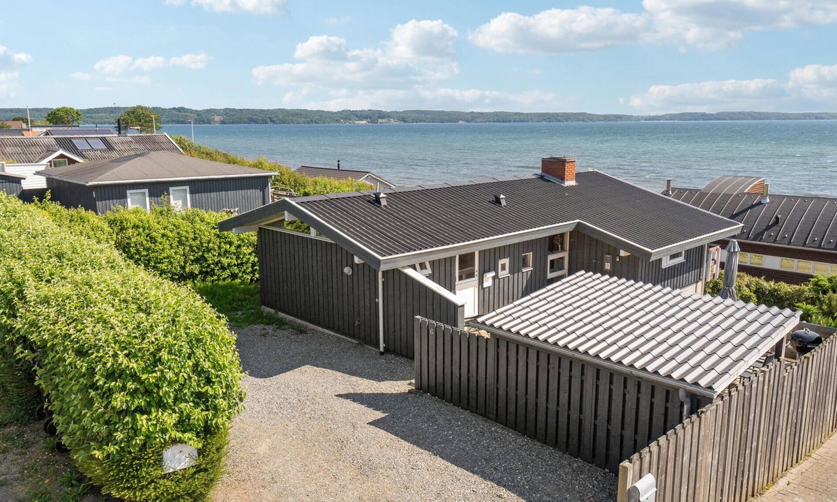 Hvidbjerg Strand House | Nice home in Børkop with house sea view
