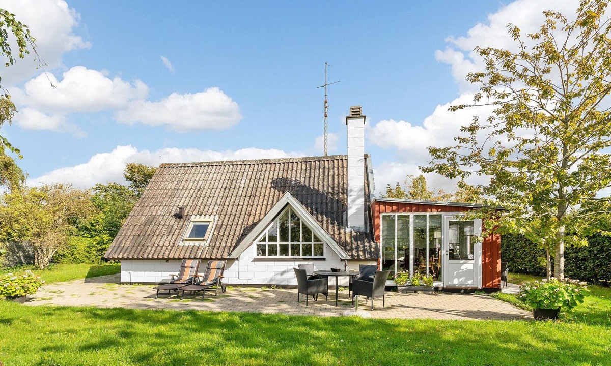 Middelfart House | Nice home in Brenderup Fyn with kitchen