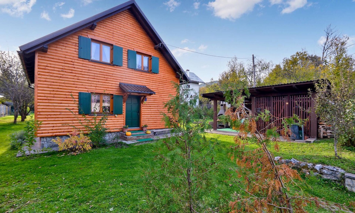 Ogulin House | Nice home in Dreznica with sauna