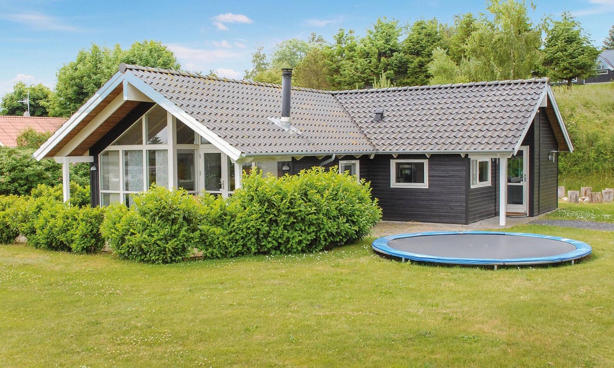 Egsmark Strand House | Nice home in Ebeltoft with WiFi