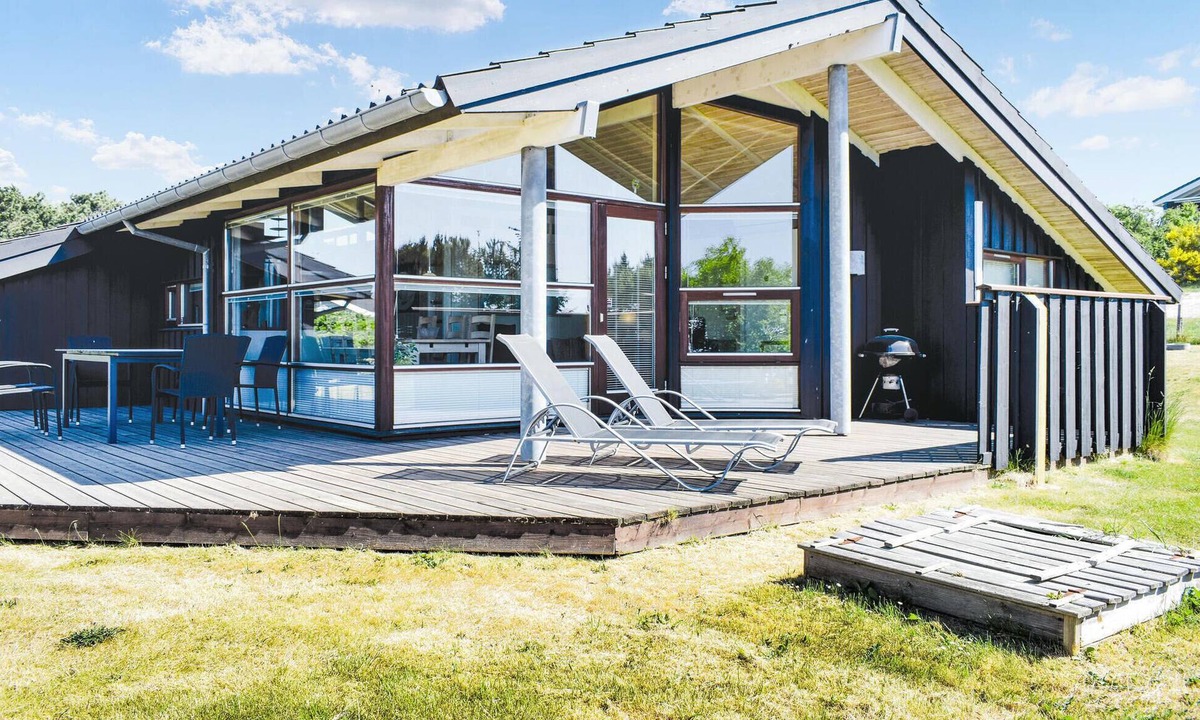 Øer Strand House | Nice home in Ebeltoft with sauna