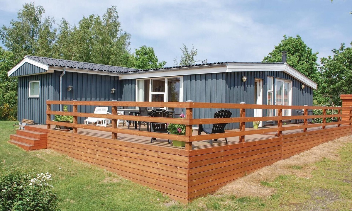 Vibæk Strand House | Nice home in Ebeltoft with WiFi
