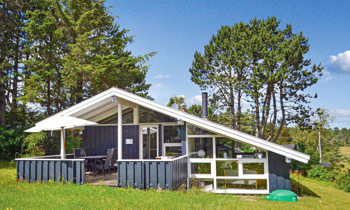 Egsmark Strand House | Nice home in Ebeltoft with WiFi