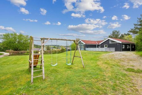 Lyngsbæk Strand House | Nice Home In Ebeltoft With 3 Bedrooms, Sauna And Internet