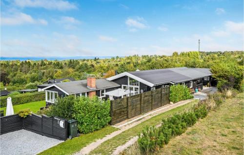 Ordrup House | Nice Home In Fårevejle With Kitchen
