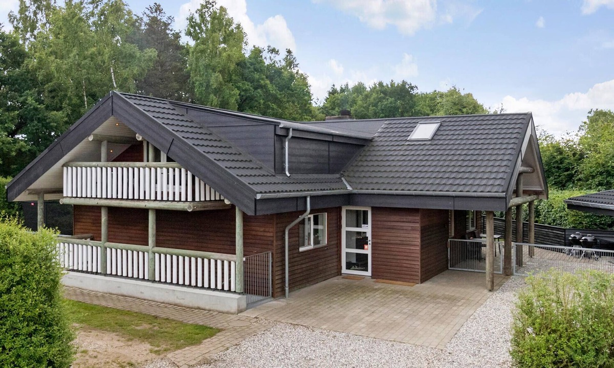 Farvang House | Nice home in Fårvang with sauna