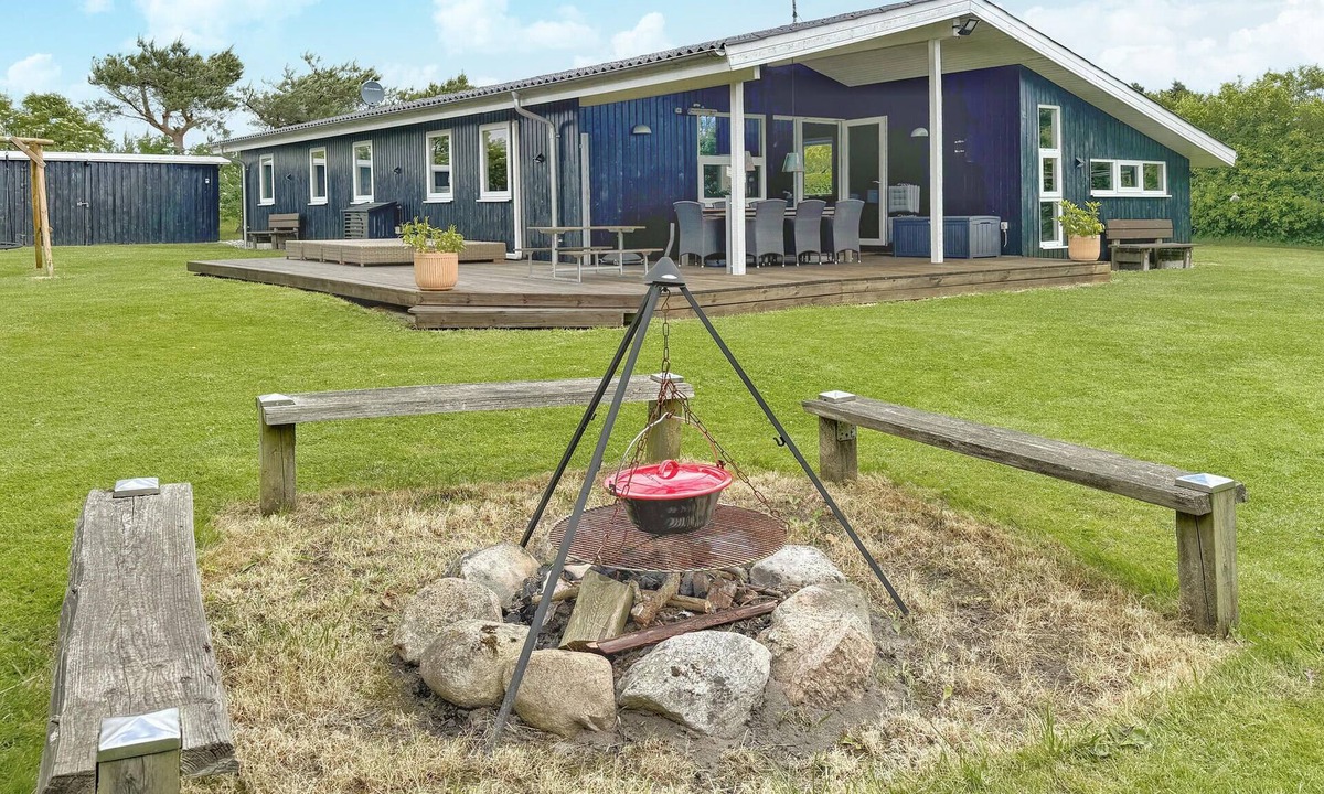 Fjellerup Strand House | Nice home in Glesborg with sauna