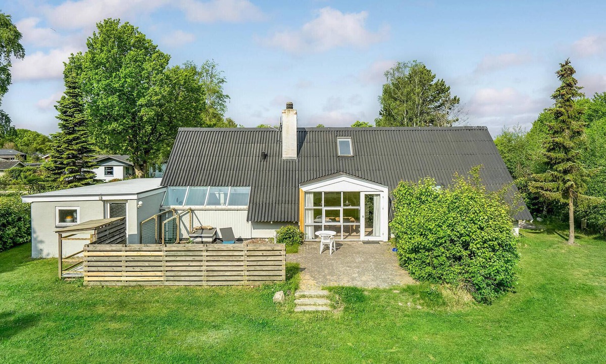 Fjellerup Strand House | Nice home in Glesborg with sauna