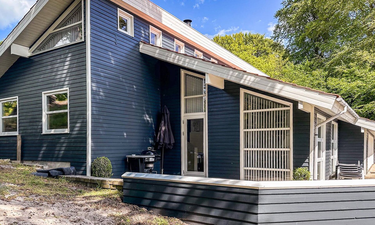 Fjellerup Strand House | Nice home in Glesborg with sauna