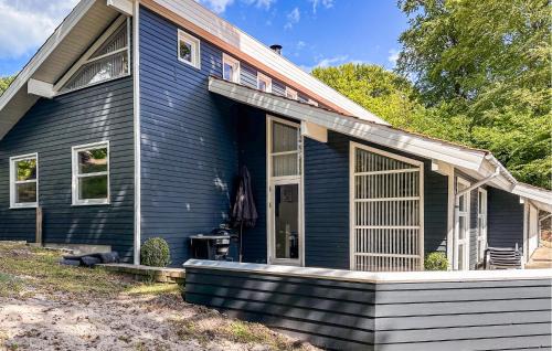 Fjellerup Strand House | Nice Home In Glesborg With Sauna