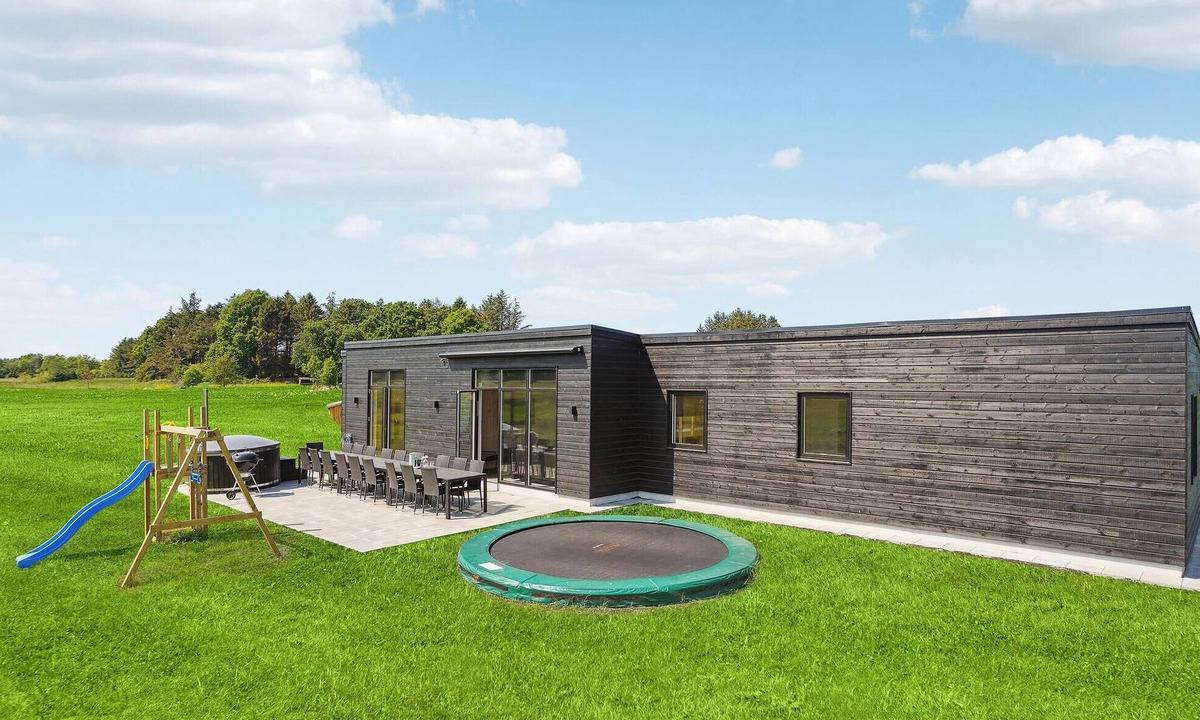 Grenaa House | Nice home in Grenaa with sauna