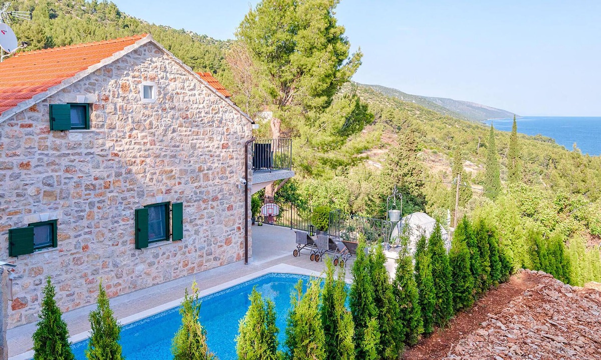 Zavala House | Nice home in Gromin Dolac with sauna
