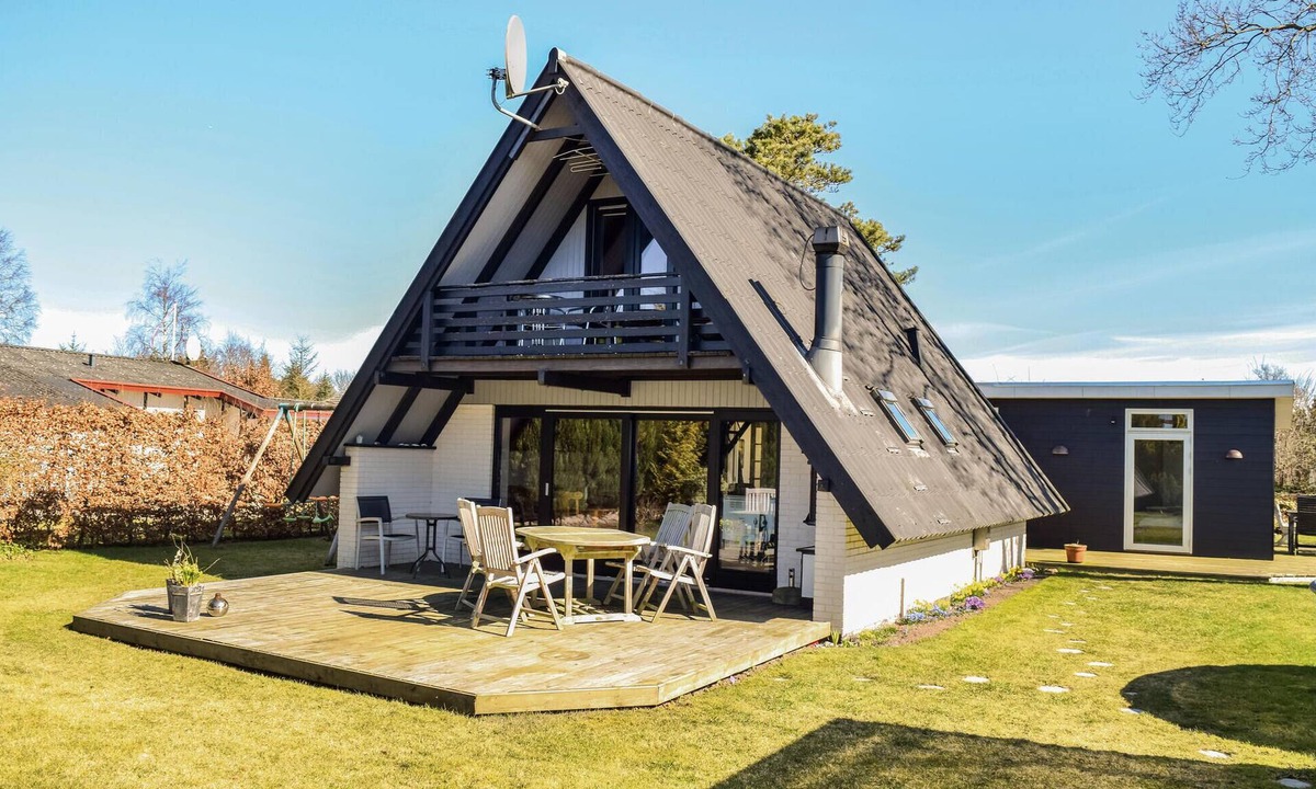 Haslevgarde House | Nice home in Hadsund with sauna