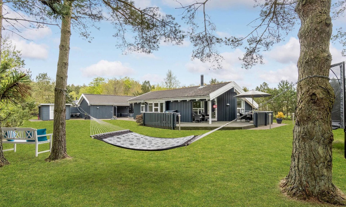 Hou House | Nice home in Hals with kitchen