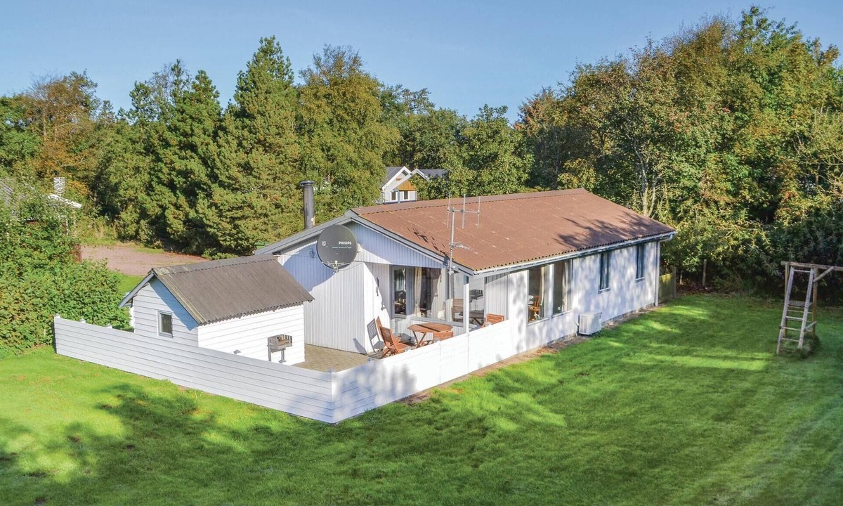Bork Havn House | Nice home in Hemmet with WiFi