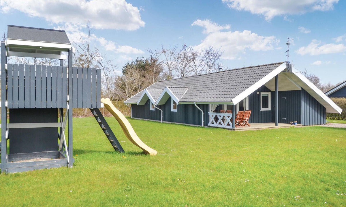 Bork Havn House | Nice home in Hemmet with WiFi