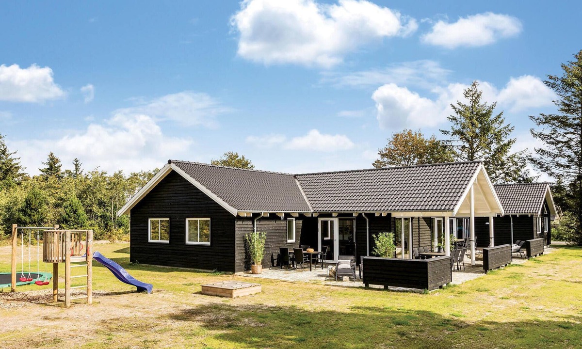 Henne House | Nice home in Henne with sauna