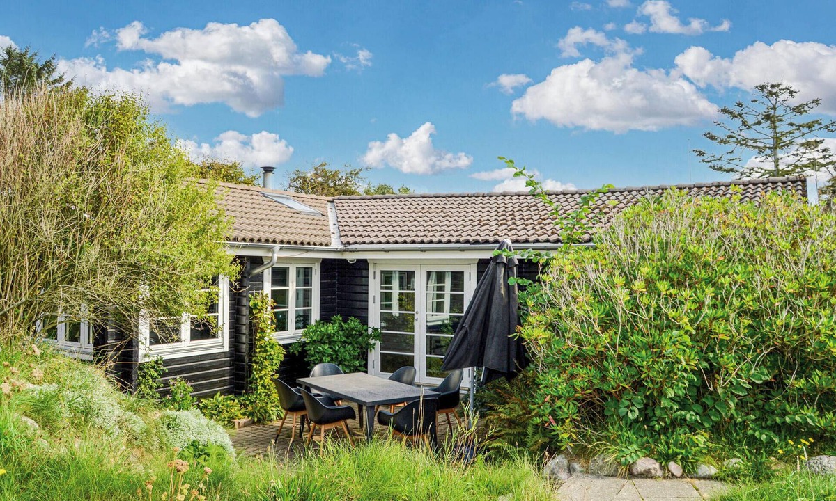 Lonstrup House | Nice home in Hjørring with sauna