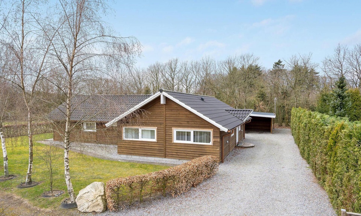 Hovborg House | Nice home in Hovborg with kitchen