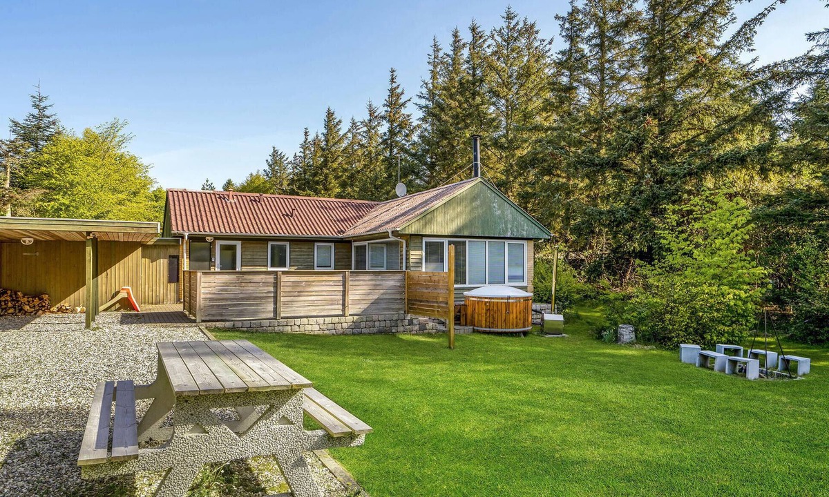 Sønder Ydby House | Nice home in Hurup Thy with WiFi