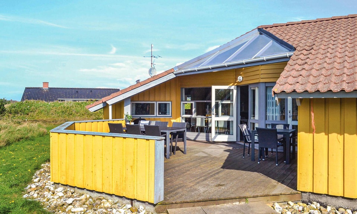 Hvide Sande House | Nice home in Hvide Sande with sauna