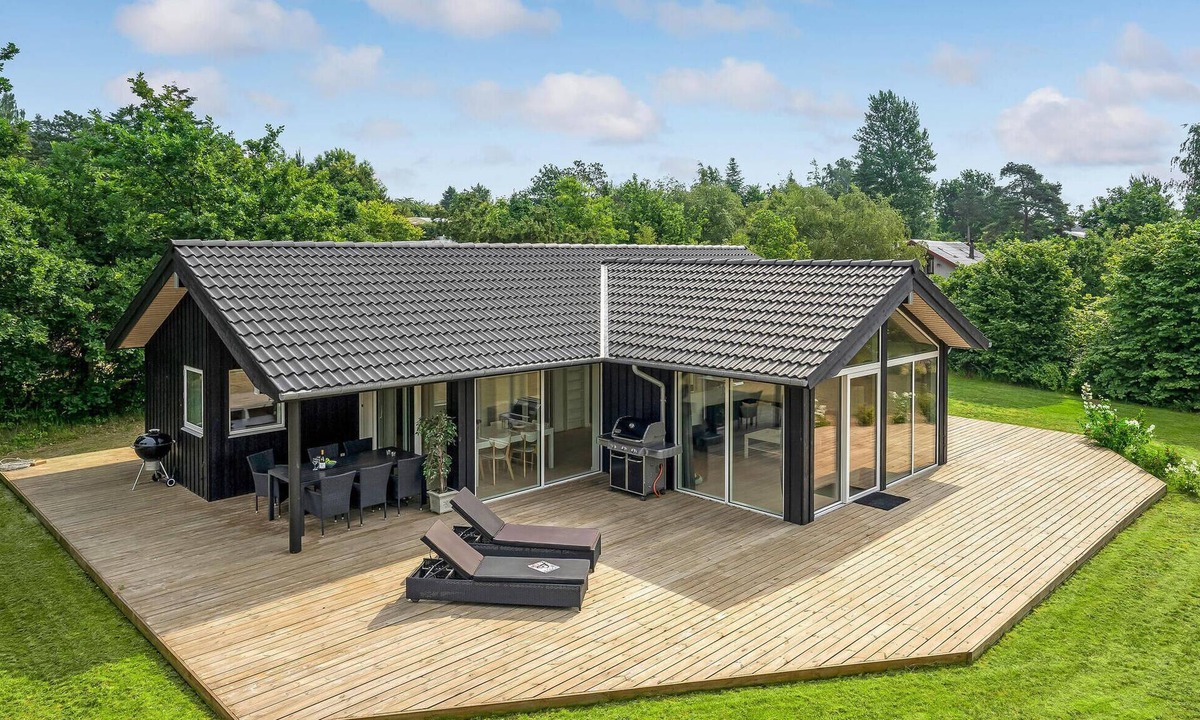 Kulhuse House | Nice home in Jægerspris with kitchen