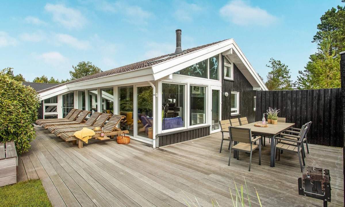 Strandby House | Nice home in Jerup with sauna