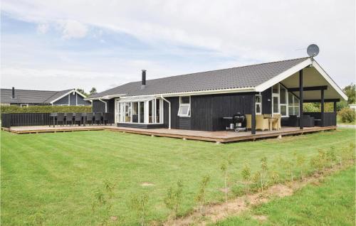 Pøt Strandby House | Nice Home In Juelsminde With Sauna