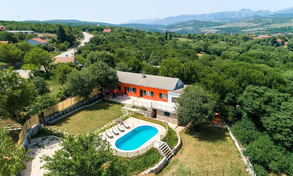 Obrovac House | Nice home in Kastel Zegarski