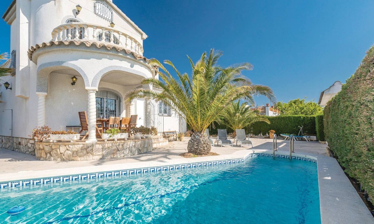 Les Tres Cales House | Nice home in L'Ametlla de Mar