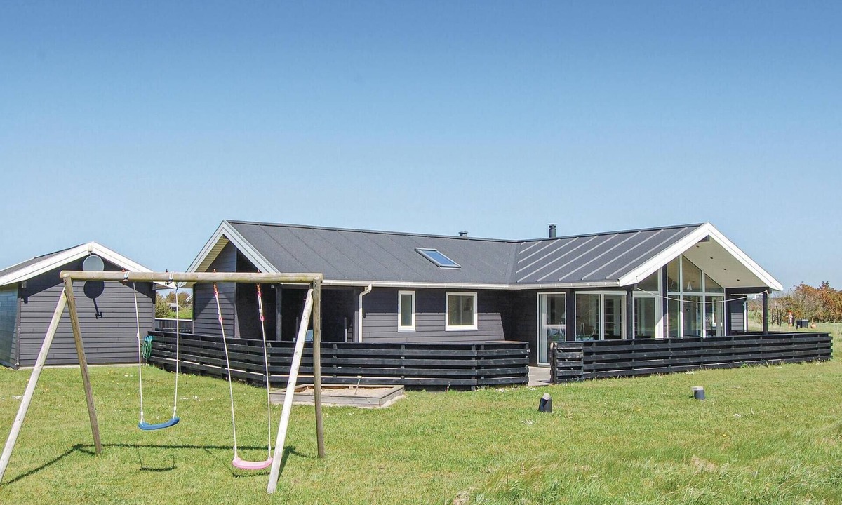 Lokken House | Nice home in Løkken with sauna