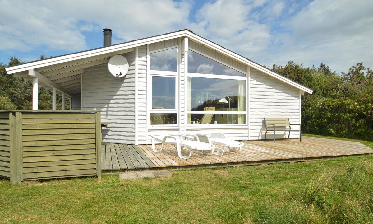 Lokken House | Nice home in Løkken with sauna