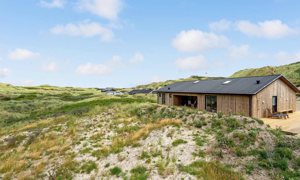 Grønhøj House | Nice home in Løkken with sauna