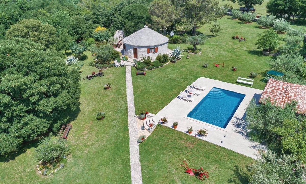 Manjadvorci House | Nice home in Manjadvorci