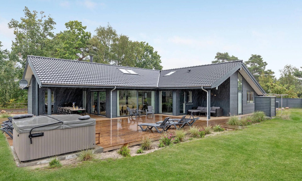 Balka Strand House | Nice home in Nexø with WiFi