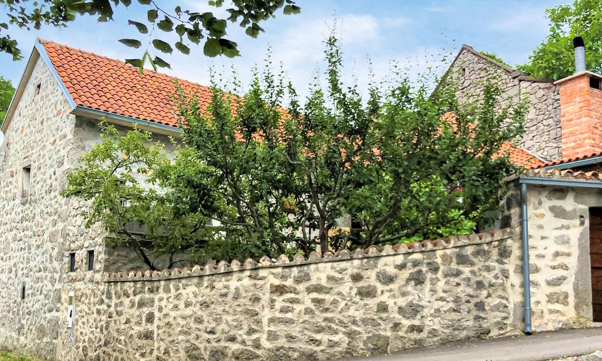 Novi Vinodolski House | Nice home in Novi Vinodolski with WiFi