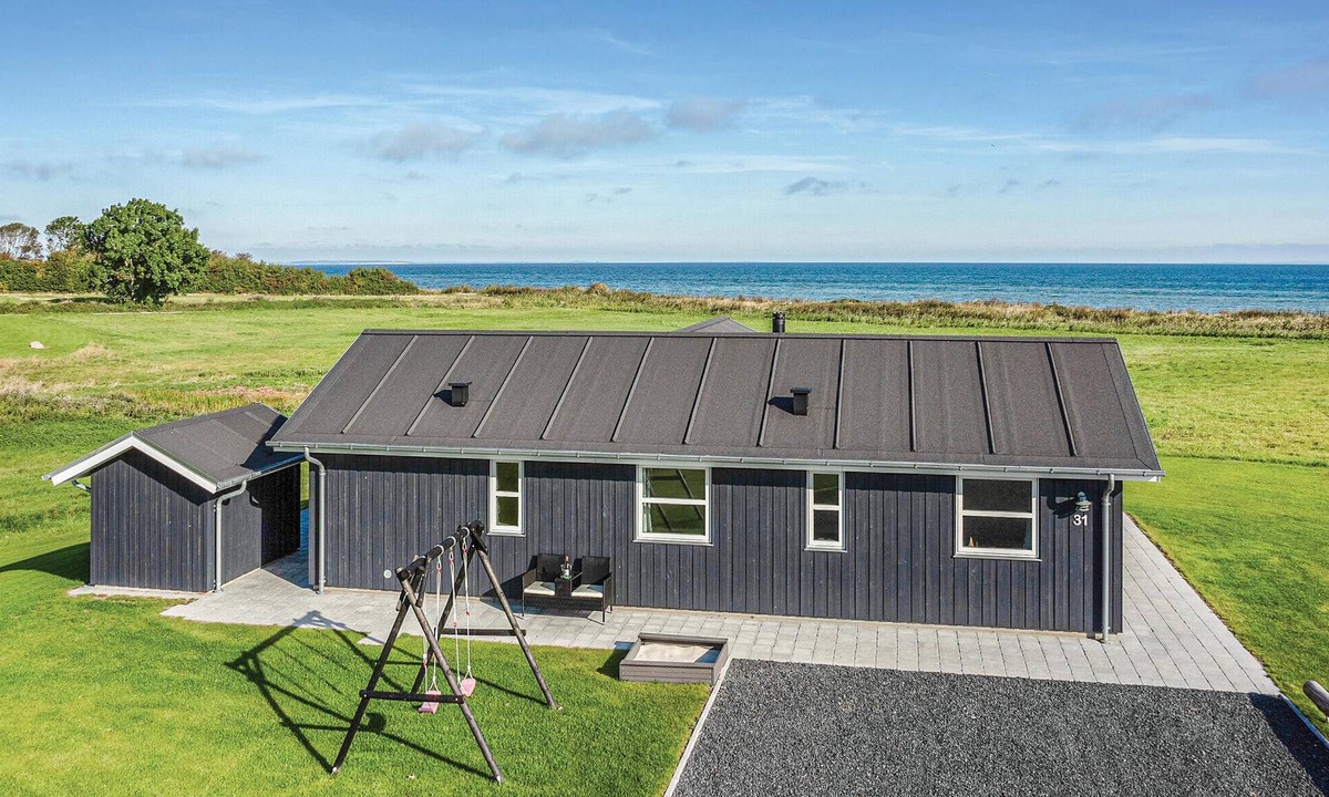 Nordborg House | Nice home in Nordborg with kitchen