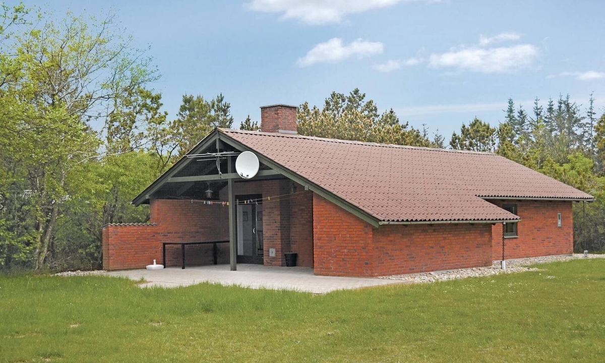 Houstrup House | Nice home in Nørre Nebel with sauna